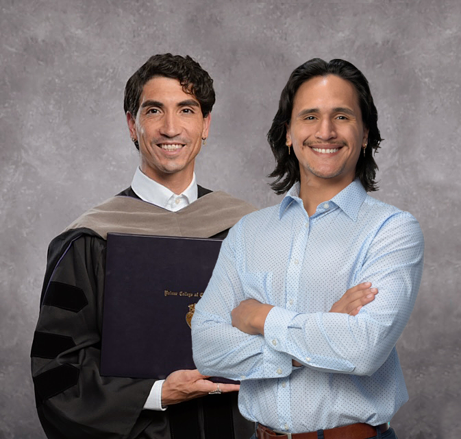 Dr. Kevin Ramírez y Dr. Brandon Oakley, quiroprácticos en La Fundación